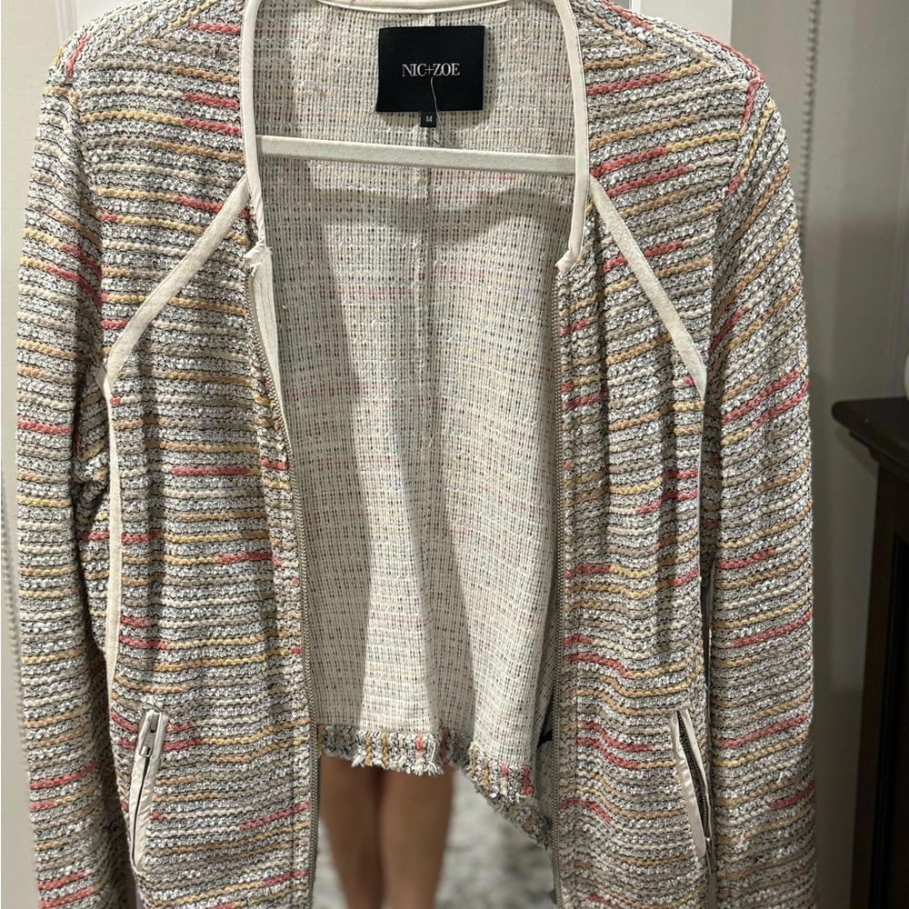 Nic & Zoe size M zip up blazer / sweater; pockets; piping & fringe detailing